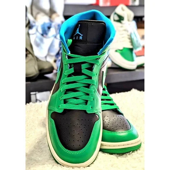 Air Jordan 1 Mid WMNS ブラック/ラッキーグリーン 28cm Air Jordan 1 Mid WMNS ブラック/ラッキーグリーン 28cm 楽天